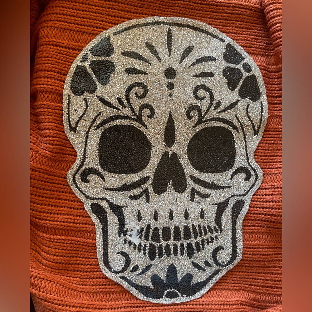 Skull Decor - Picture 2 of 4